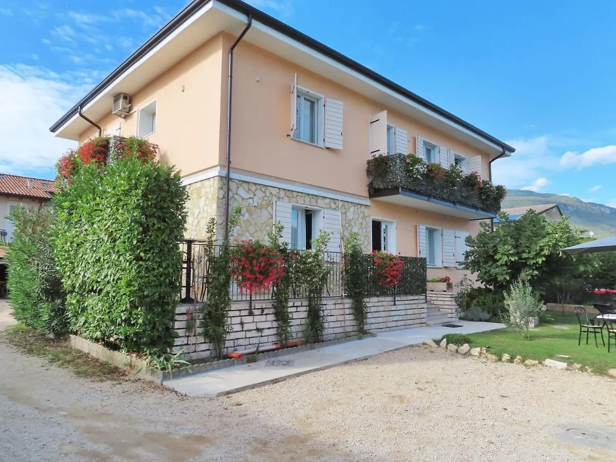 B&B La Magnolia Caprino Veronese Bed & Breakfast